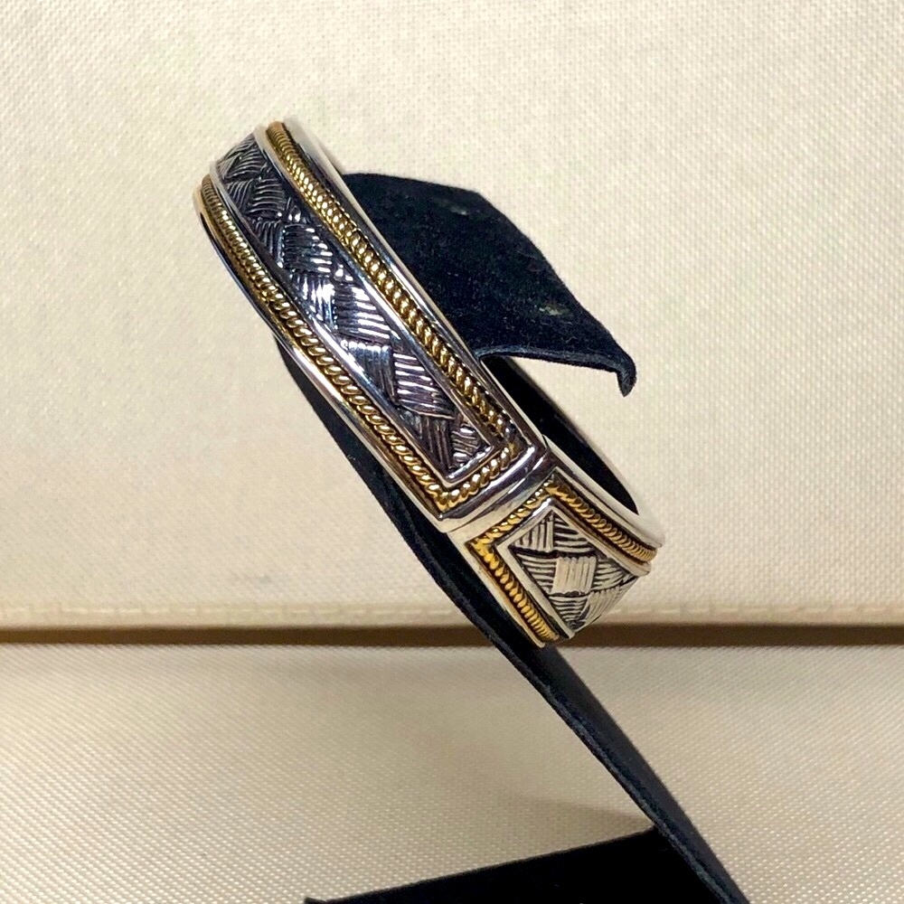 🕸️ Vintage Kim Rogers Designer Two Toned Gold & Silver Embossed Woven Bracelet - Picture 4 of 6